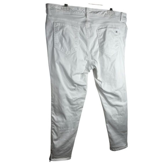 Calvin Klein Zipped Ankle Skinny Stretch 3 Pocket White Jean Style Pants. - Picture 8 of 9